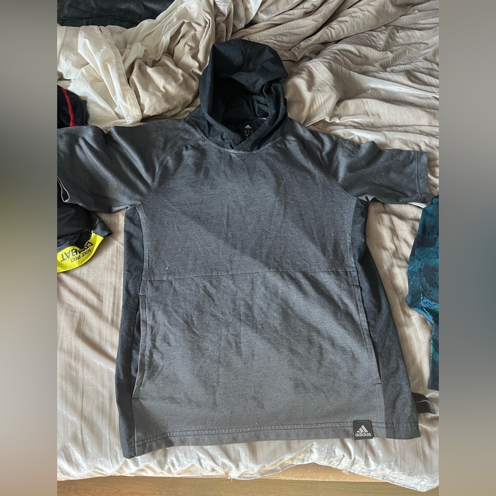 Adidas climalite short sleeve hoody sz medium